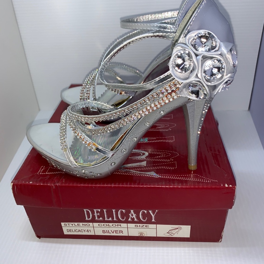 High Heels - Picture 2 of 11